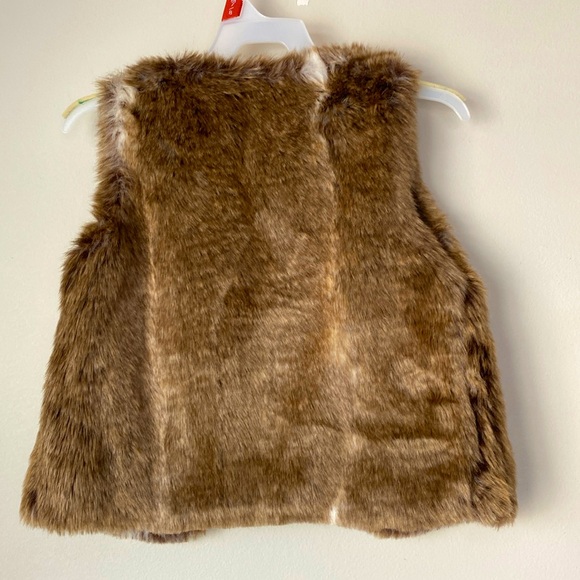 Girls Vests Size 5T (2) - Picture 3 of 11